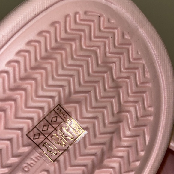 EVA Foam lite Slide New Pink Brick Pattern Comfortable Shower Slide - Picture 15 of 15